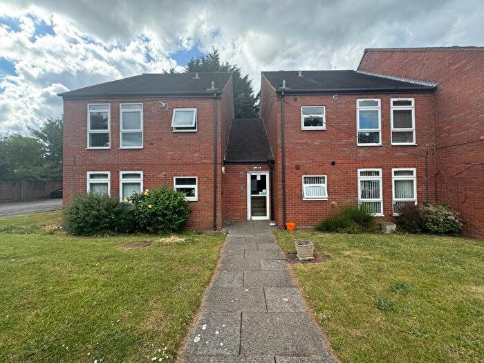 2 Bedroom Flat To Rent In Wolston Close, Shirley, Solihull, West Midlands, B90