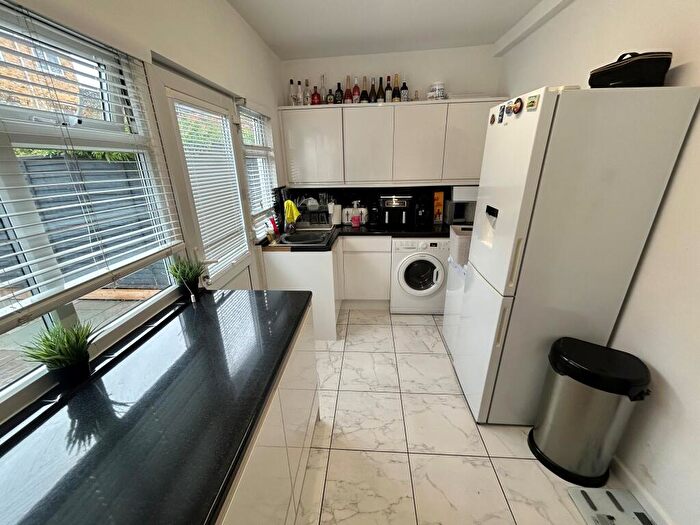2 Bedroom Maisonette To Rent In Chichester Road, Portsmouth, PO2