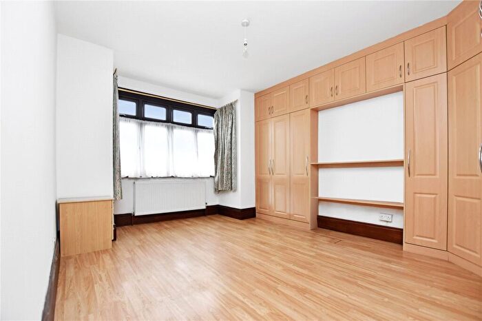 5 Bedroom Semi-Detached House For Sale In Brampton Road, Bexleyheath, DA7