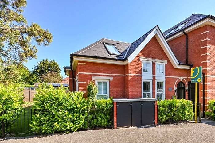 1 Bedroom Flat For Sale In Thetford Road, New Malden, Surrey, KT3