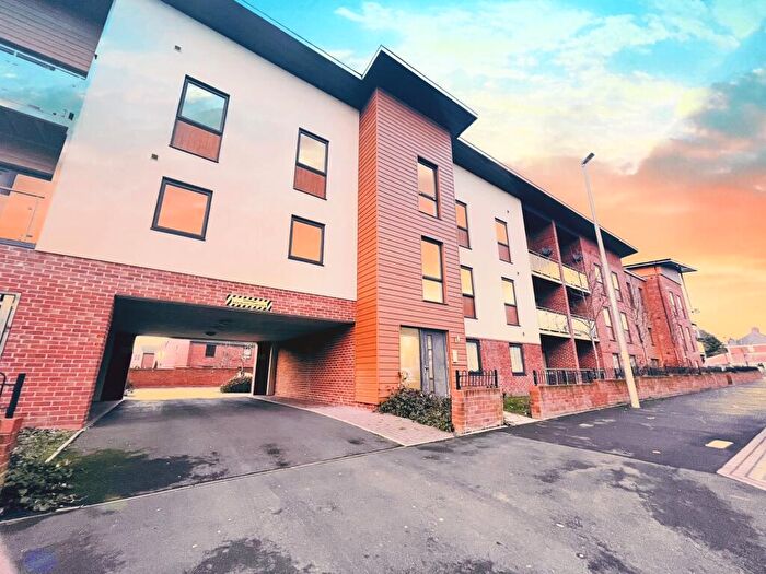 2 Bedroom Apartment To Rent In Claypit Lane, West Bromwich, B70