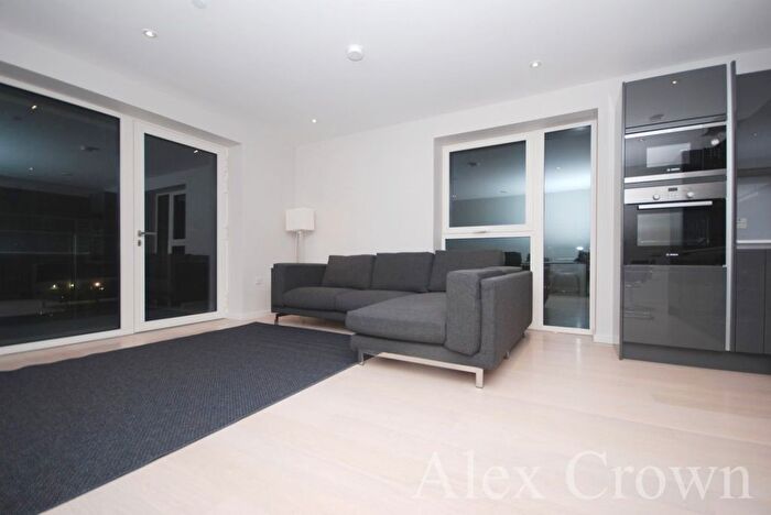 2 Bedroom Flat To Rent In Lantana Heights, Glasshouse Gardens, Stratford, E20