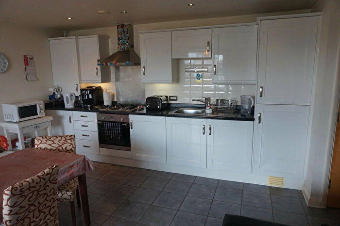 2 Bedroom Apartment To Rent In Crediton Road, Canning Town, Docklands, E16