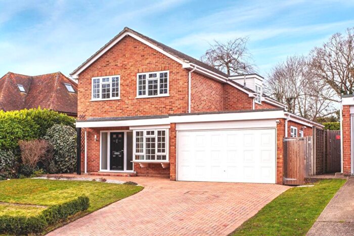 4 Bedroom Detached House For Sale In Picton Way, Caversham, RG4