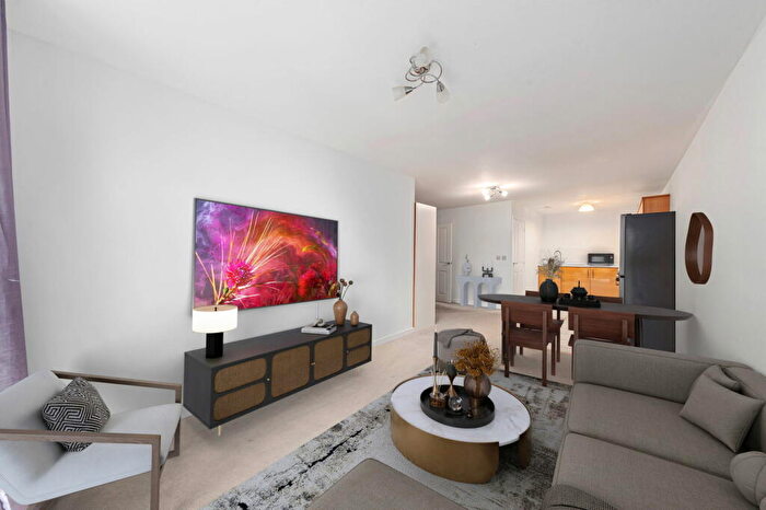 2 Bedroom Flat For Sale In Worcester Close, London, SE20