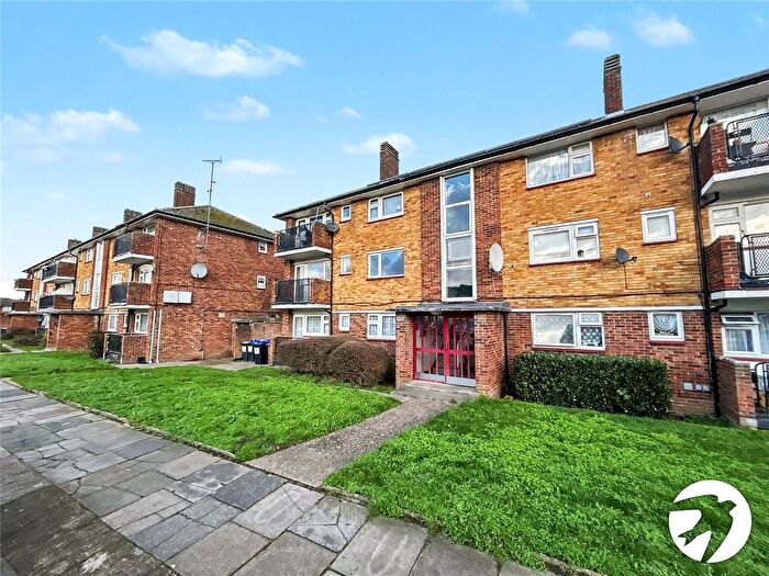 2 Bedroom Flat For Sale In Burdett Close, Sidcup, Kent, DA14