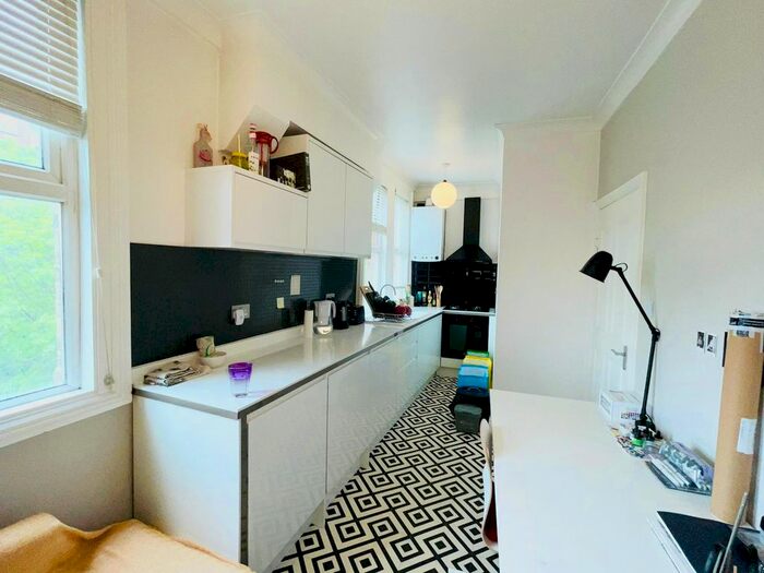 2 Bedroom Flat To Rent In Anerley Road, London, SE20