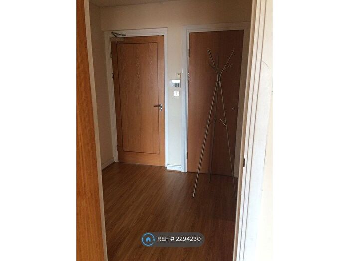 1 Bedroom Flat To Rent In Chandlery Way, Cardiff, CF10