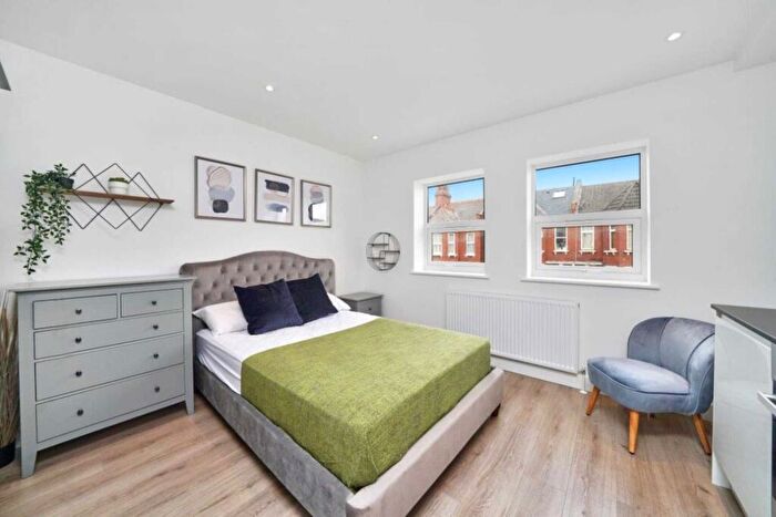 Studio To Rent In Headstone Road, Harrow, HA1