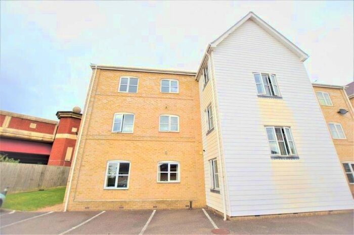 3 Bedroom Flat To Rent In Capstan Place, Colchester, CO4