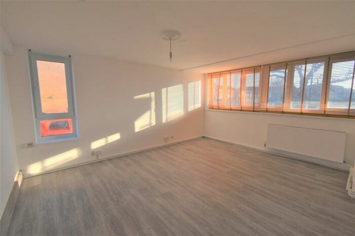 3 Bedroom Property To Rent In High Street, Langley, Slough SL3