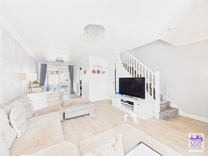 3 Bedroom Semi-detached House For Sale In Lodge Hill Lane, Chattenden, ME3