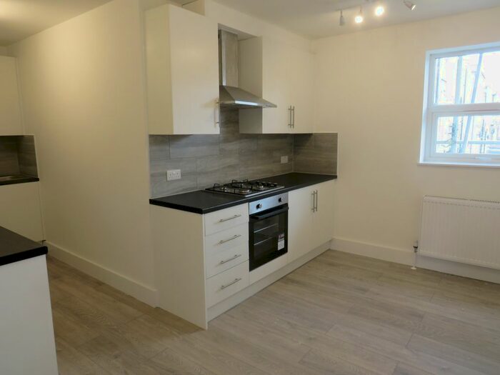 4 Bedroom Flat To Rent In , Turnpike Lane, Turnpike Lane, N8