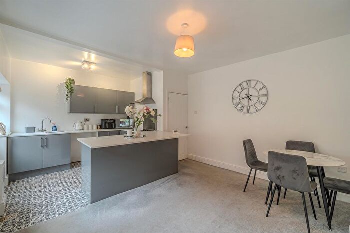3 Bedroom Terraced House For Sale In Manor Road, Abersychan, Pontypool, NP4