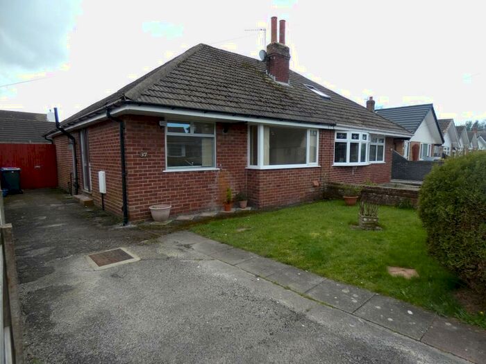 2 Bedroom Bungalow To Rent In MeadowCroft Avenue, Hambleton, FY6