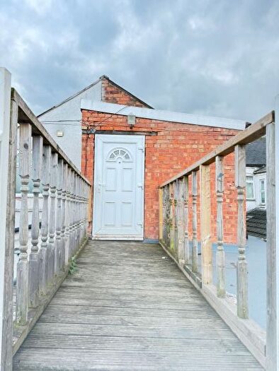 2 Bedroom Flat To Rent In Alum Rock, Birmingham, B8