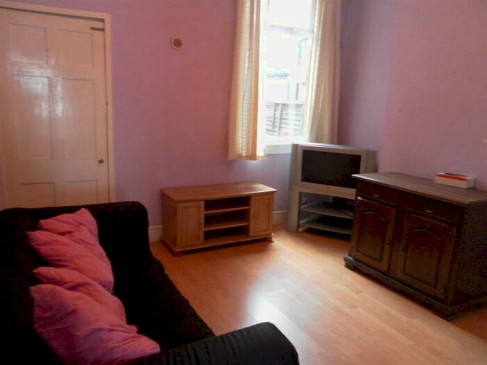 2 Bedroom Terraced House To Rent In Winnie Road, Selly Oak, Birmingham, West Midlands, B29