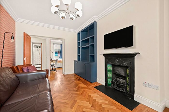 1 Bedroom Flat To Rent In Fletcher Buildings, Martlett Court, WC2B
