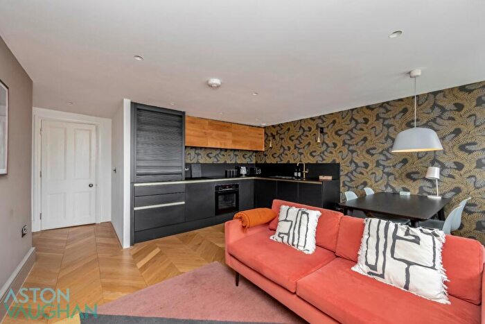 1 Bedroom Apartment To Rent In Oriental Place, Brighton, East Sussex, BN1