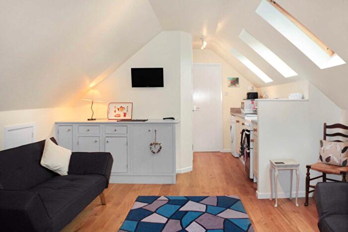 1 Bedroom Flat To Rent In Main Road, Middleton Cheney, OX17