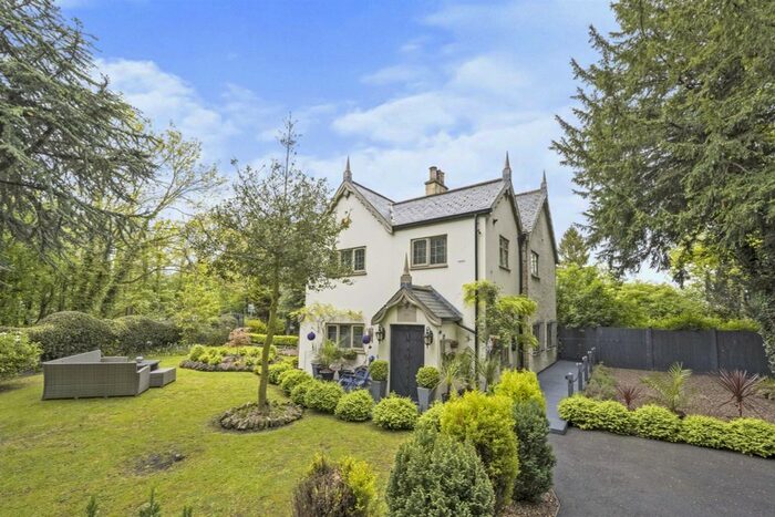 3 Bedroom Detached House For Sale In Doncaster Road, Owston, Doncaster, DN6