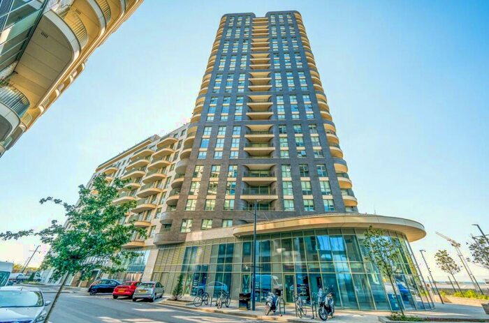 2 Bedroom Apartment To Rent In Green Street, London, NW10