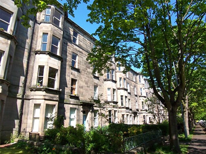 3 Bedroom Flat To Rent In Gladstone Terrace, Edinburgh, EH9