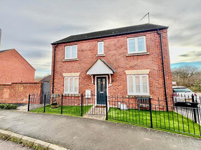 3 Bedroom Semi-Detached House For Sale In The Ride, Desborough, Kettering, NN14