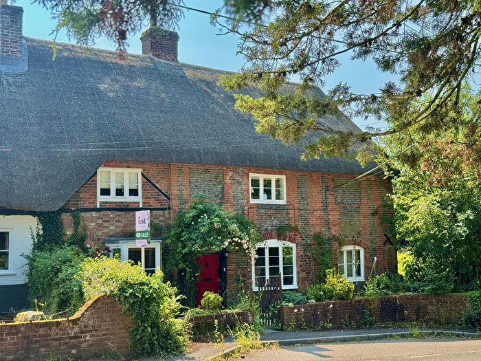 4 Bedroom Semi-Detached House To Rent In Oare, Wiltshire, SN8