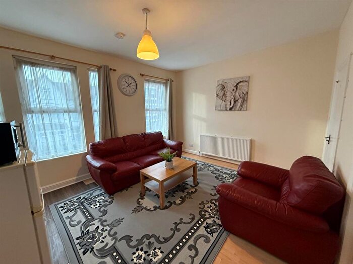1 Bedroom Flat To Rent In Wightman Road, London, N8