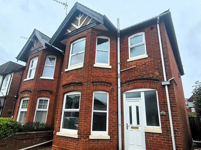3 Bedroom Semi-Detached House To Rent In Colebrook Avenue, Southampton, SO15