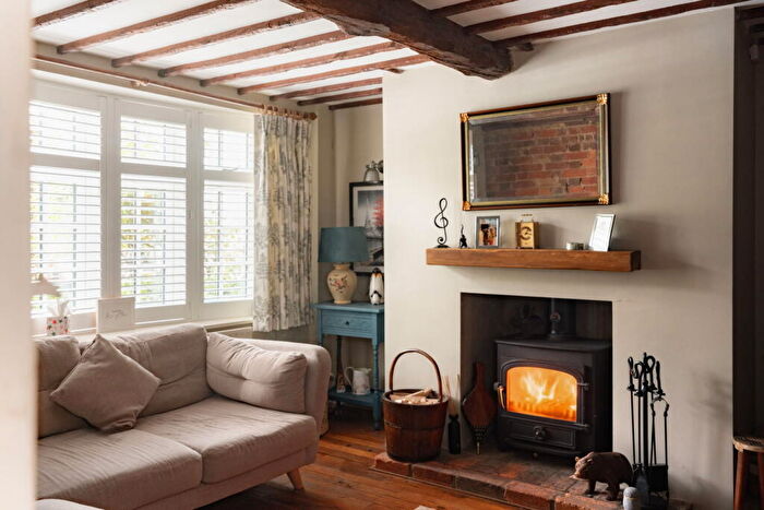 4 Bedroom Semi-Detached House For Sale In Ivinghoe, Buckinghamshire, LU7