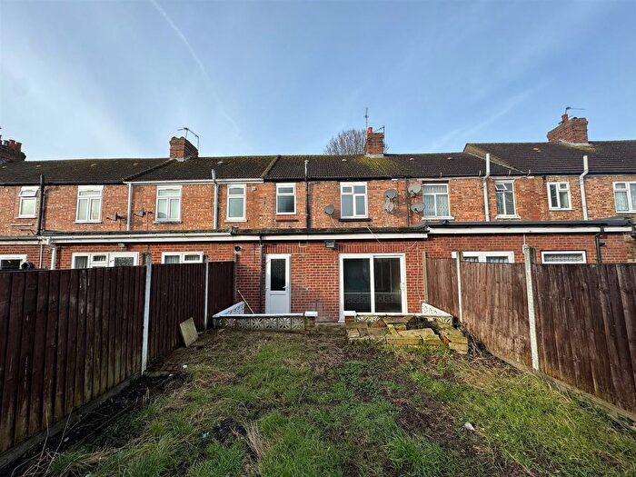 3 Bedroom Terraced House For Sale In Trinity Road, Southall, UB1