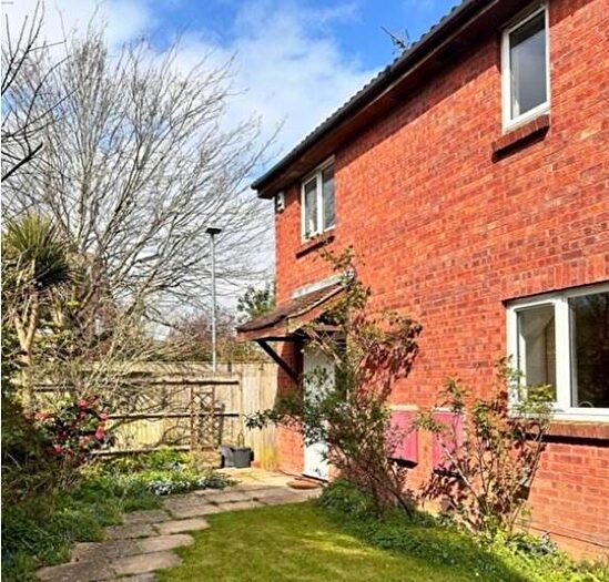 3 Bedroom Semi-Detached House To Rent In Easby Way, Lower Earley, RG6