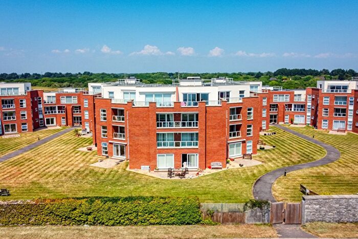 3 Bedroom Flat To Rent In Camden Hurst, Milford On Sea, Hampshire, SO41