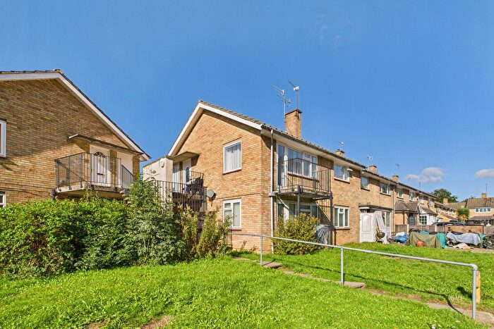 2 Bedroom Flat To Rent In The Flags, Hemel Hempstead, HP2