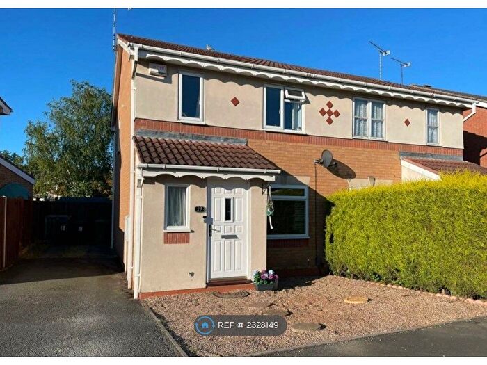 3 Bedroom Semi-Detached House To Rent In Beechcroft, Bedworth, CV12