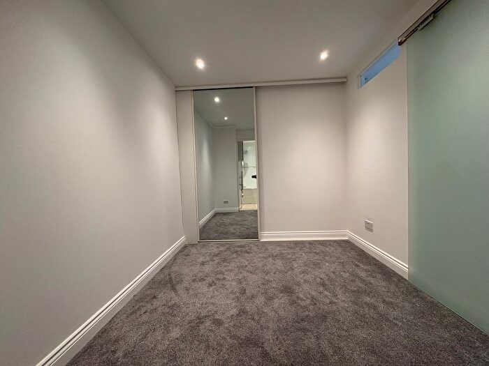 1 Bedroom Flat To Rent In Shurland Avenue, Barnet, EN4