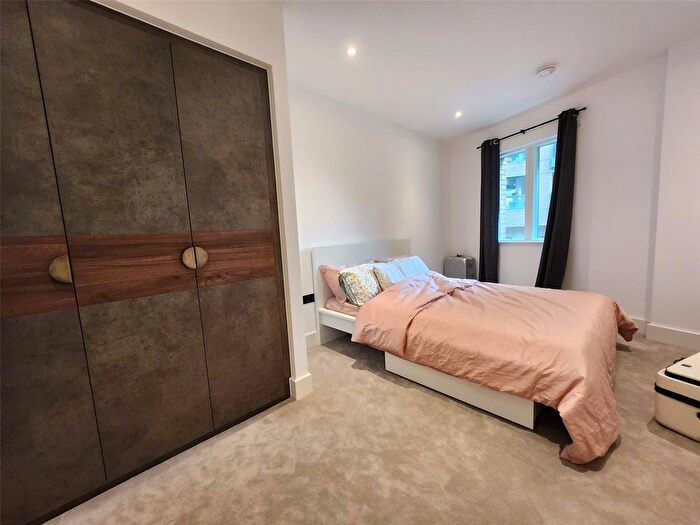 1 Bedroom Flat To Rent In One Clapham, Monarch Square, SW11