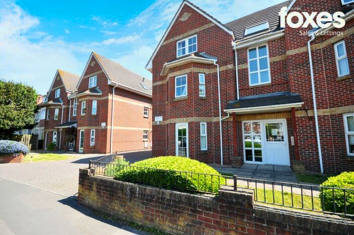 2 Bedroom Apartment To Rent In Crabton Close Road, Bournemouth, Dorset, BH5