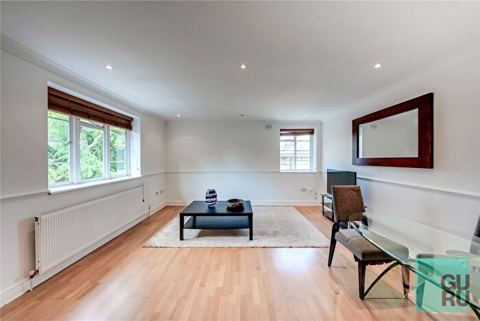 2 Bedroom Flat To Rent In Beverley Gate House, Whitelands Park, East Putney, SW15