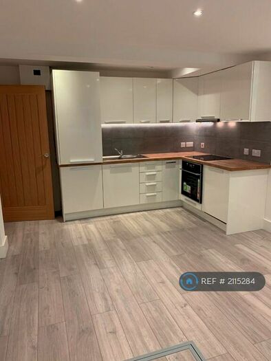 1 Bedroom Flat To Rent In Shaw Heath, Stockport, SK2