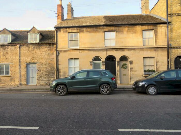 3 Bedroom House To Rent In St Leonards Street, Stamford, PE9