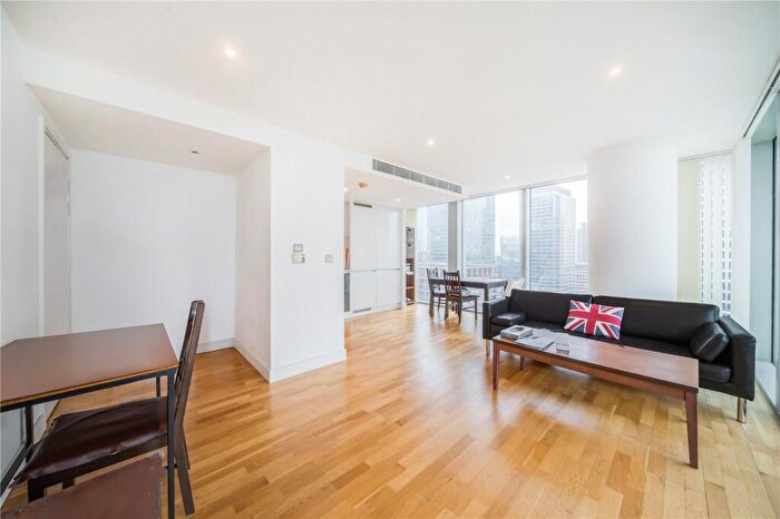 2 Bedroom Apartment For Sale In Landmark East Tower, Marsh Wall, London, E14
