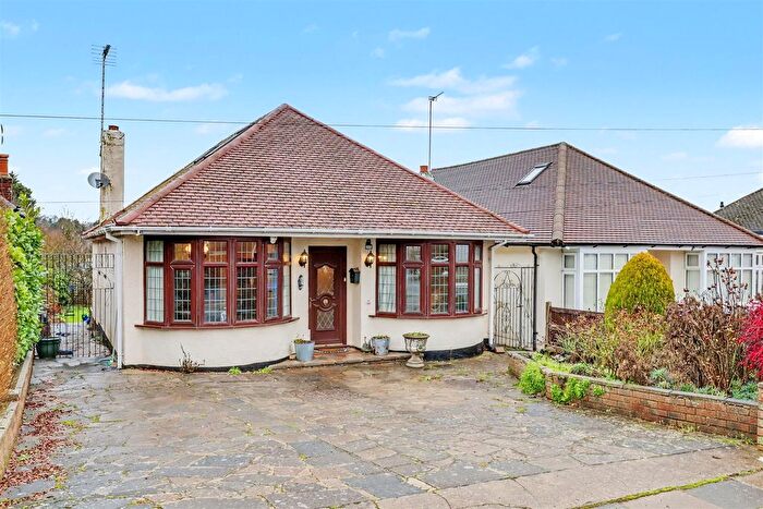 3 Bedroom Bungalow For Sale In Beech Avenue, Enfield, EN2