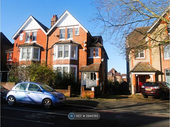 2 Bedroom Flat To Rent In Ambleside Avenue, London, SW16