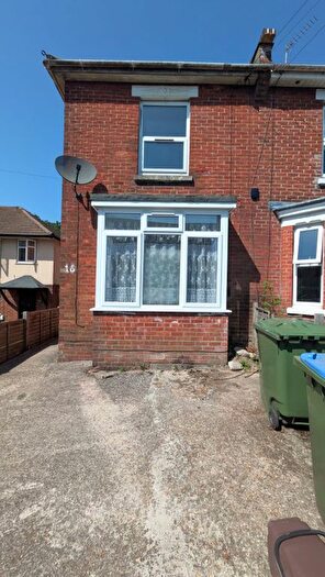 3 Bedroom Semi Detached House To Rent In Winchester Road, Shirley, Southampton, SO16