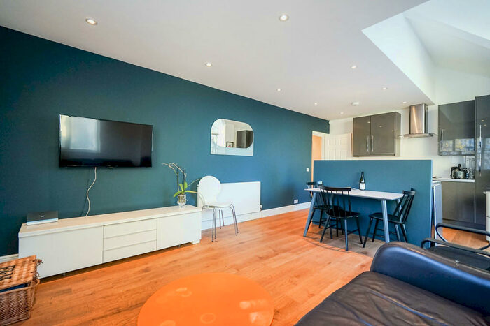 2 Bedroom Apartment To Rent In Harold Road, Crouch End, N8