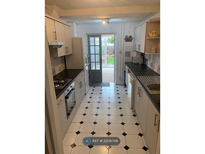 4 Bedroom Terraced House To Rent In Clarendon Rd, Borehamwood, WD6