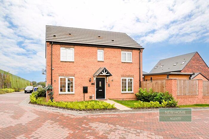 3 Bedroom Detached House For Sale In Trapper Grove, New Rossington, Doncaster, DN11